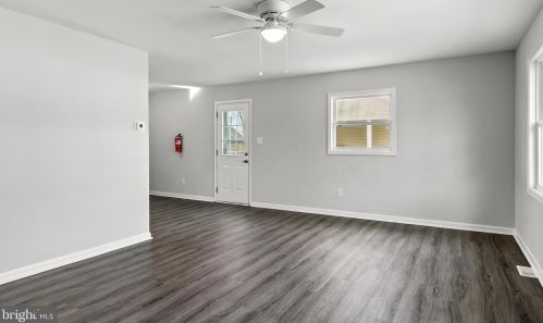 527 Penn Blvd, West Deptford, NJ 08096-2823