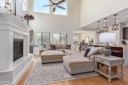 1646 Blaylock Dr, Phoenix AZ 85085-6323 exterior