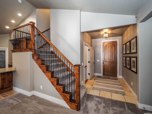 2161 Lorita Way, Sandy UT 84093-6514 exterior