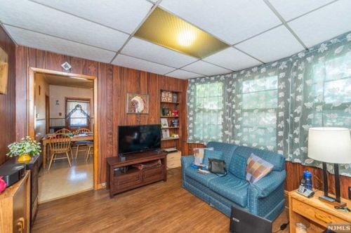 237 Stephens St, Belleville NJ 07109-3140 exterior