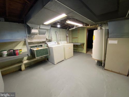 231 Cedar Ave, West Deptford NJ 08093-1410 exterior