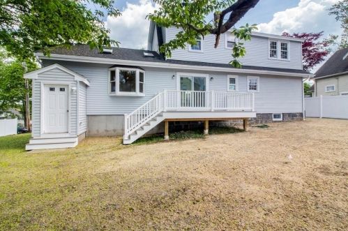 6 Pine Grove St, Milton MA  02186-4314 exterior