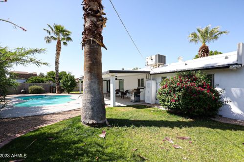 519 El Camino Dr, Phoenix AZ 85051-4627 exterior