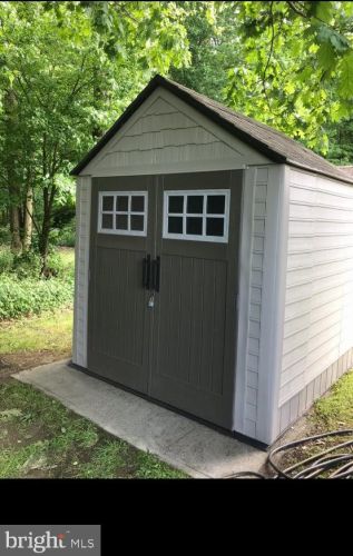 161 Robin Dr, West Deptford NJ 08066-3003 exterior