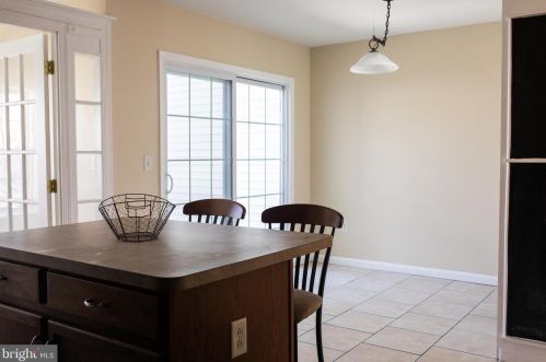 11 Highgrove Ct, West Deptford NJ 08086-3814 exterior