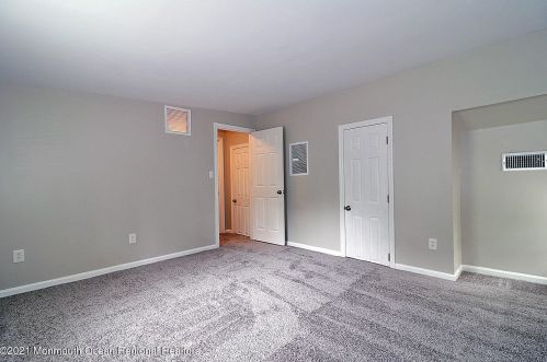 480 Veterans Hwy, Jackson Twp NJ 08527-5122 exterior