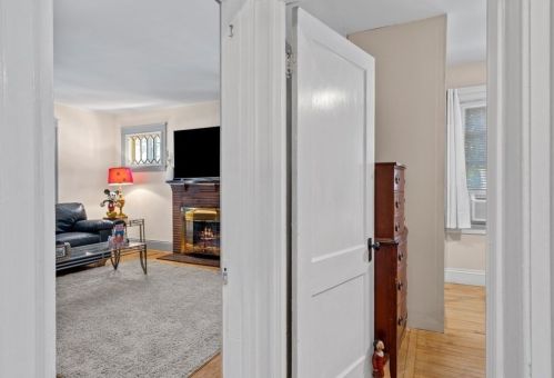 188 Newman Ave, Seekonk MA 02771-4911 exterior