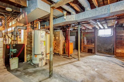 81 Lowell St, Methuen MA 01844-3615 exterior