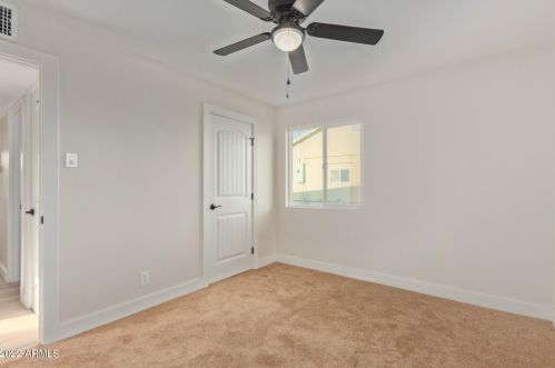 1352 Clarendon Ave, Phoenix AZ 85033-4121 exterior