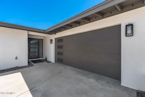 11617 37th Pl, Phoenix AZ  85028-2130 exterior