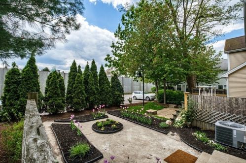 40 Crescent St, Newton MA 02465-2021 exterior