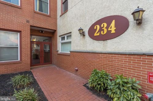 234 3rd St, Philadelphia, PA 19106-1117