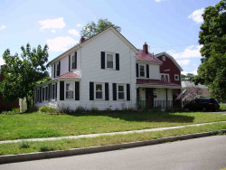 228 River St, Newton, MA 02465-1432