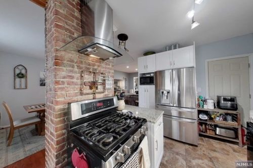 264 Davis Ave, Kearny NJ 07032-3402 exterior