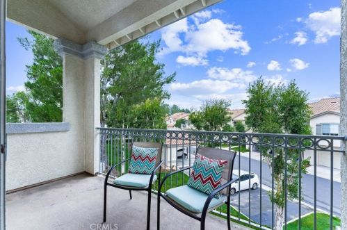 8075 Treeview Ct, Anaheim CA 92808-1552 exterior