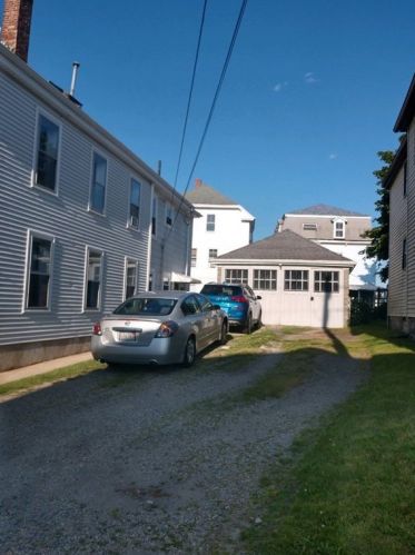 94 Whipple St, Fall River, MA 02721-1819