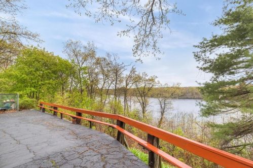 75 Dl St, Methuen MA 01844-7304 exterior