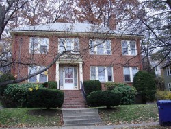88 Side Pkwy, Newton, MA 02458-1816
