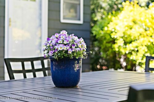 182 Pinckney Rd, Little Silver NJ 07739-1015 exterior