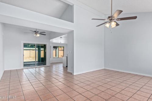 6802 Cambridge Ave, Phoenix AZ 85008-1216 exterior