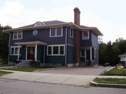 276 River St, Newton, MA 02465-1436