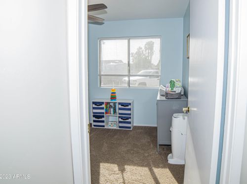 2322 Country Gables Dr, Phoenix AZ 85053-4532 exterior