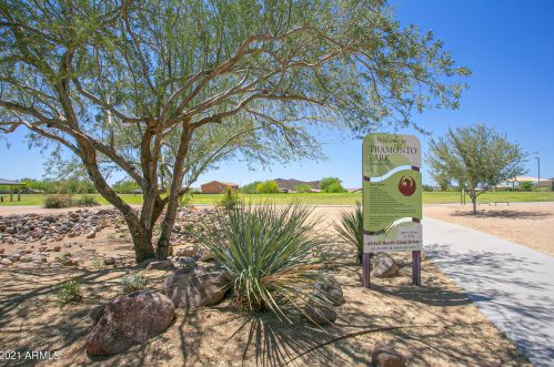 35318 31st Dr, Phoenix AZ  85086-2127 exterior