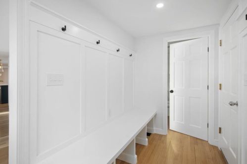 7 Queen Anne Ln, Hingham MA  02043-3904 exterior