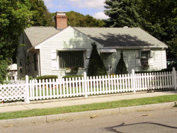 189 River St, Newton, MA 02465-1431