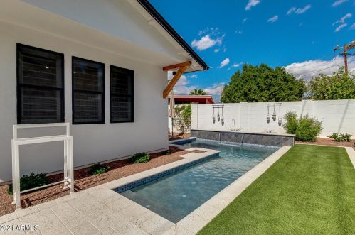 4013 49 Pl, Phoenix AZ 85018-2965 exterior