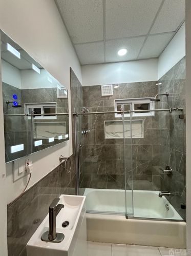 92 Warren St, Carteret NJ  07008-3331 exterior