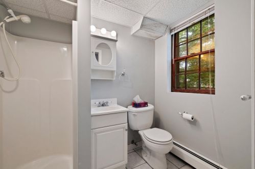 30 Duxbury Dr, Holden MA 01520-1643 exterior