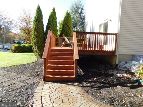 612 Schaeffer Ave, West Deptford NJ 08096-6631 exterior