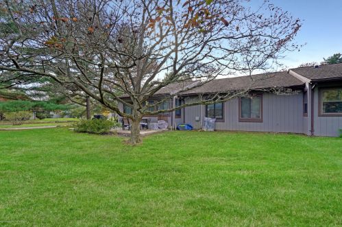 10 Concord Ct, Tinton Falls NJ 07701-5414 exterior