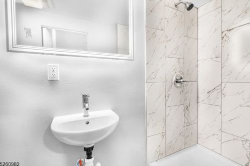 20 Loomis Ave, Wantage NJ  07461-2214 exterior