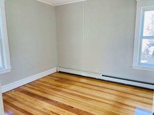 1427 Plymouth Ave, Fall River MA 02721-2562 exterior