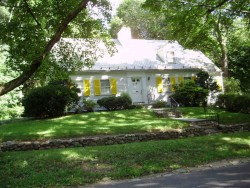 27 Rosalie Rd, Newton, MA 02459-3128