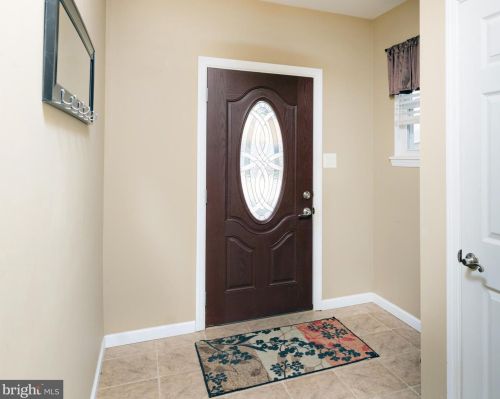 655 Pierre Ave, West Deptford, NJ 08051-1255