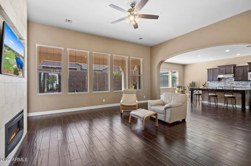 2927 Constance Way, Phoenix AZ  85042-7145 exterior