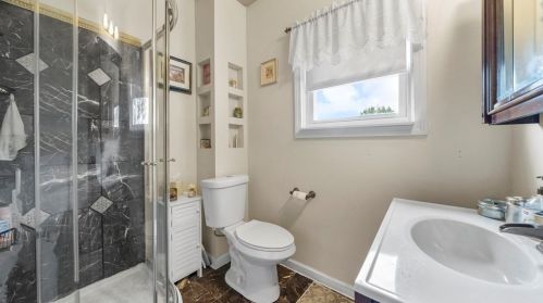 51 Morse Pl, Fall River MA 02724-1346 exterior