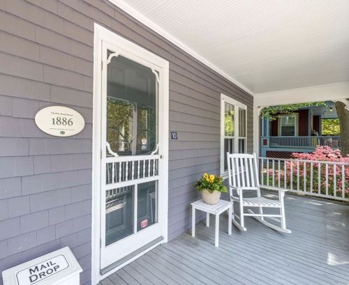 10 Hyde St, Newton MA 02461-1203 exterior