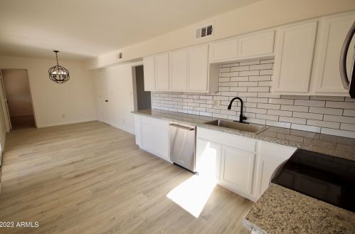 3024 64 Dr, Phoenix AZ 85033-4507 exterior