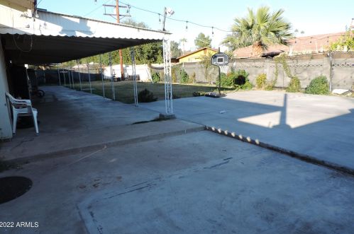 4001 61 St, Phoenix AZ 85033-1712 exterior