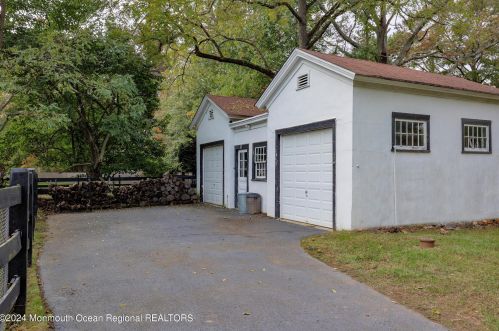 215 Silverside Ave, Little Silver NJ 07739-1713 exterior