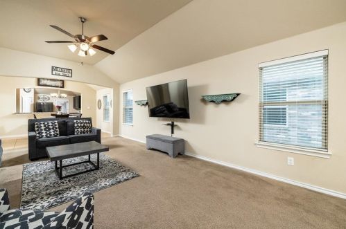 5432 Grenada Dr, Fort Worth TX 76119-8502 exterior