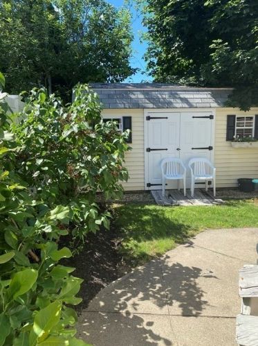 72 Everett St, Arlington MA 02474-6904 exterior