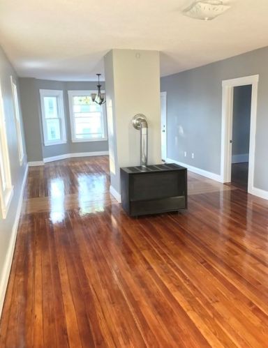 136 Dartmouth St, New Bedford MA 02740-3106 exterior