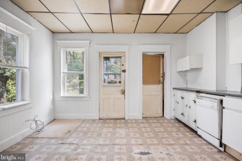 1943 Cooper St, West Deptford NJ 08096-3810 exterior