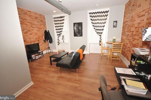 921 15th St, Philadelphia, PA 19146-2230