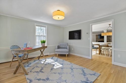 2 Golfview Dr, Hingham MA 02043-2633 exterior